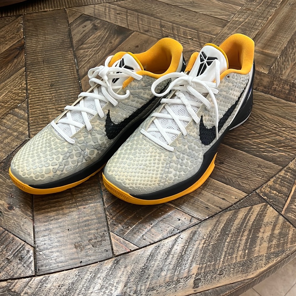 BRAND NEW never worn Kobe’s.